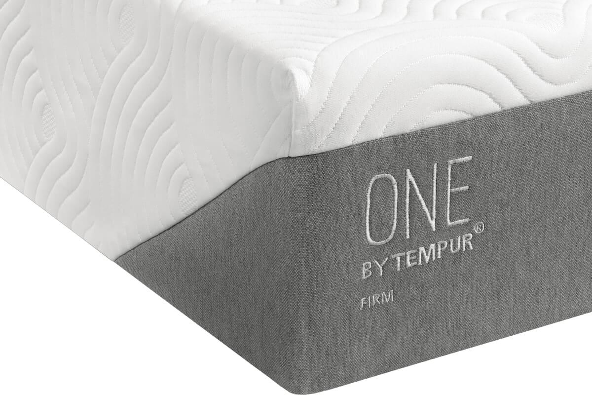 Close up of the corner of the TEMPUR® ONE Firm Mattress.