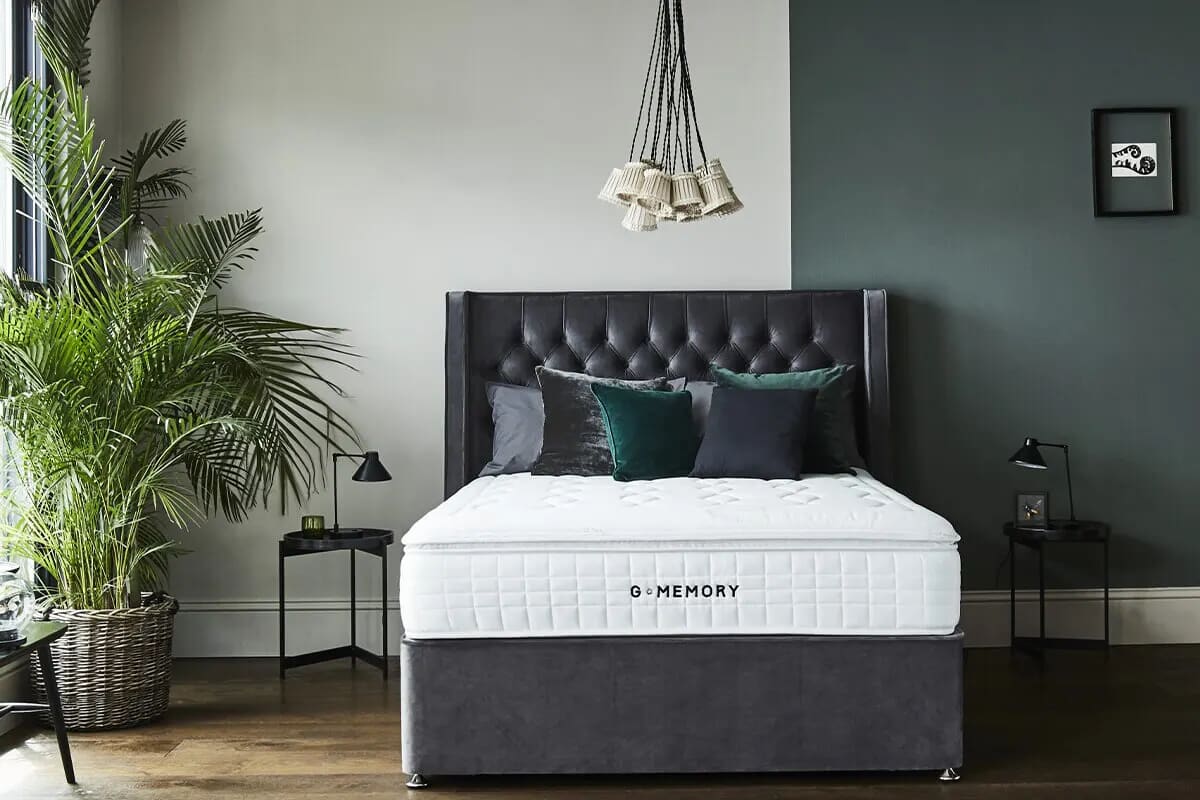 The G3 mattress from Sleepeezee on a black divan bed with modern decor.