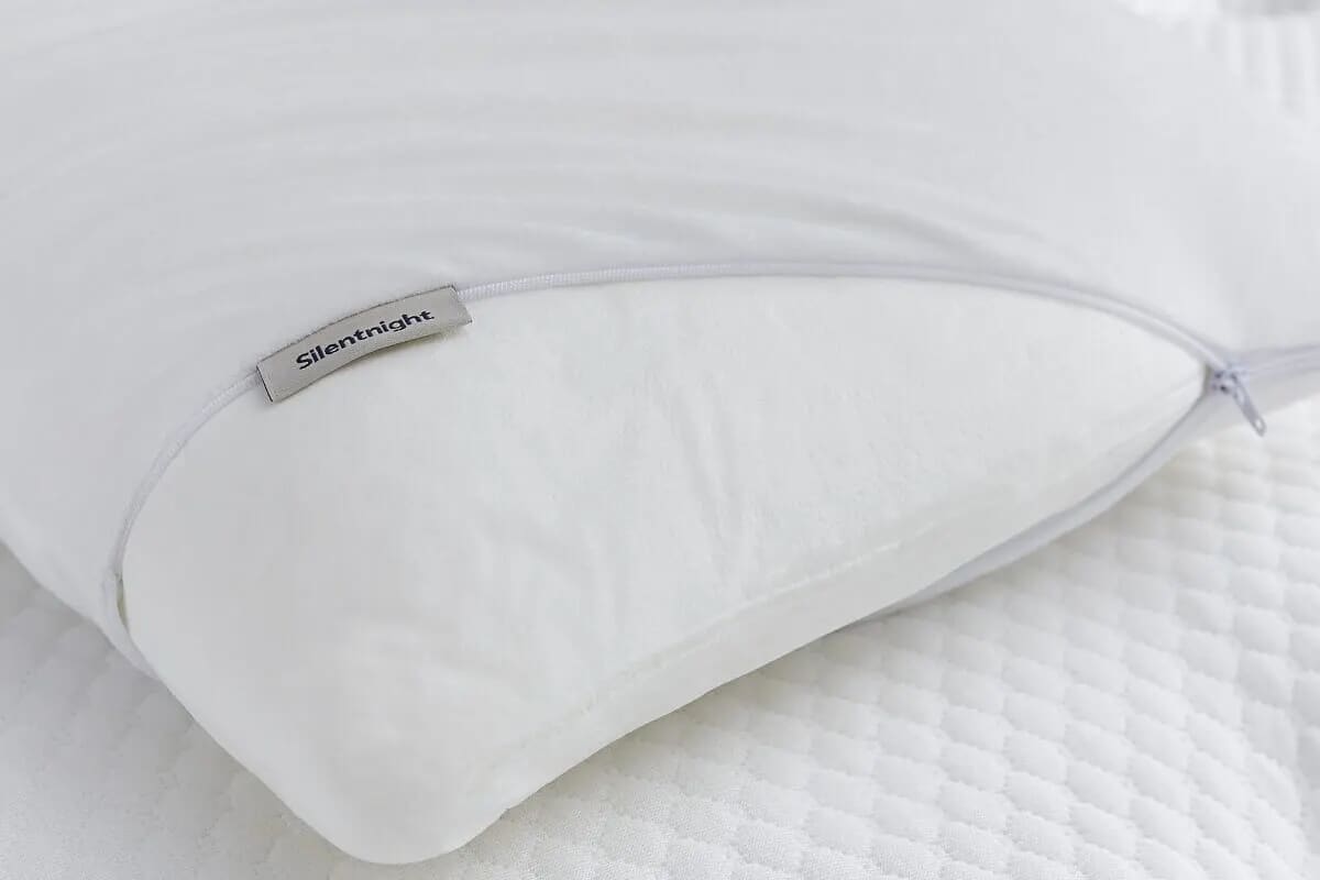 Close up of Silentnight firm pillow.