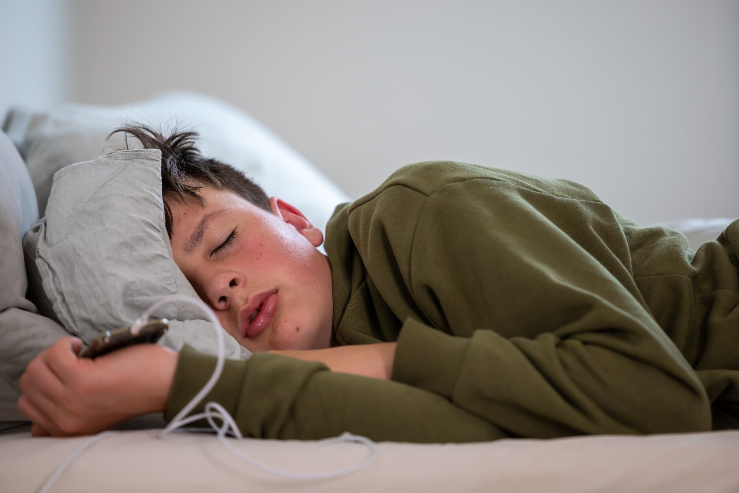 Teens And Sleep: How To Get Your Teenagers To Go To Bed Early