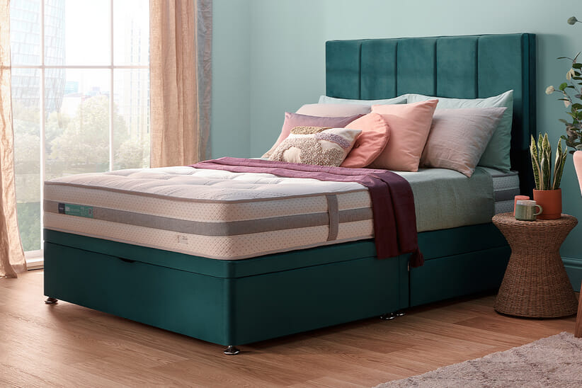 An image for Silentnight Lift Rejuvenate 1600 Pocket Latex Mattress