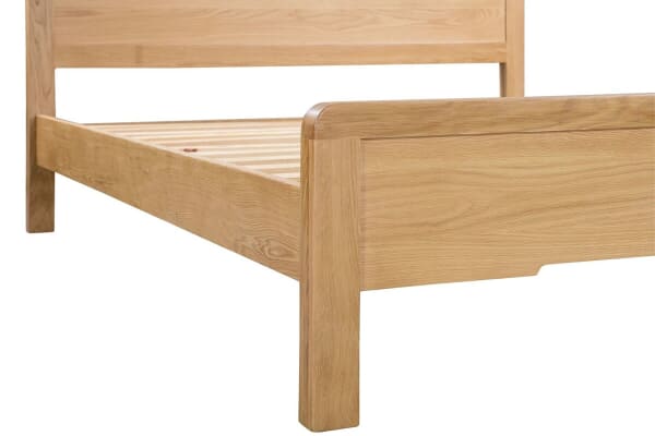 An image for Julian Bowen Geneva Oak Bed