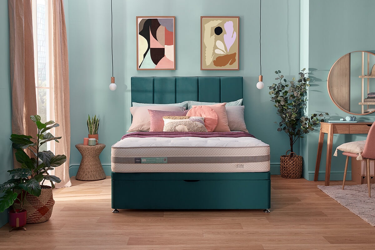 Silentnight Lift Rejuvenate 1600 Pocket Latex Mattress + Premium Divan Bed An image for Silentnight Lift Rejuvenate 1600 Pocket Latex Mattress + Premium Divan Bed