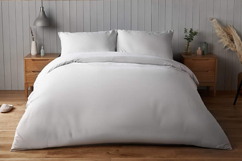 An image for Silentnight Supersoft Duvet Cover Set - White