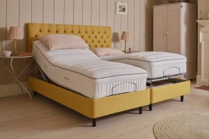 A product image for the Sleepeezee InMotion Memory Hybrid Adjustable Mattress