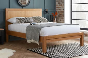 A product image for the Bellevue Solid Oak Bed