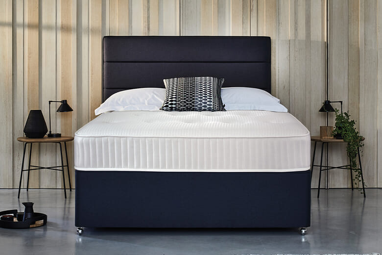 Product photograph of Sleepeezee Hotel Support 950 Mattress Small Double from Mattressnextday