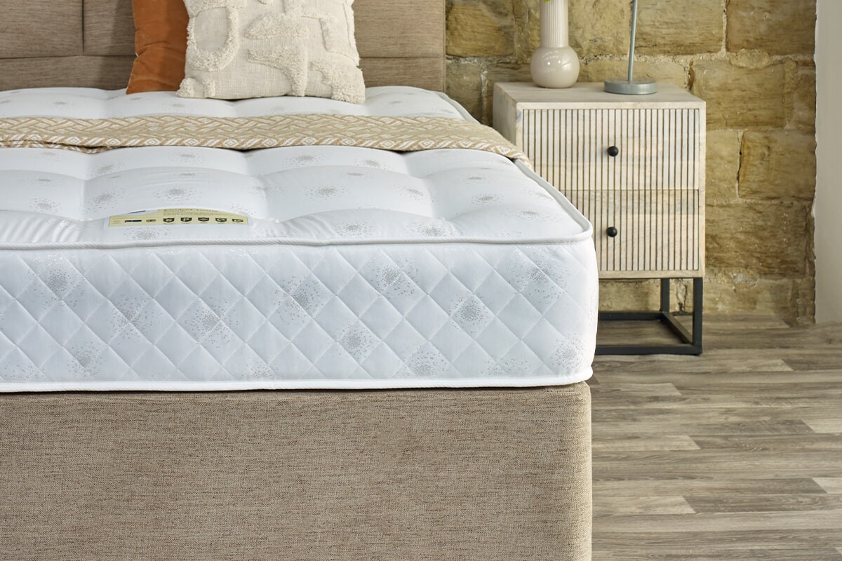 Shire Bed Company Pocket Luxury 1000 Mattress + Premium Divan Bed An image for Shire Bed Company Pocket Luxury 1000 Mattress + Premium Divan Bed