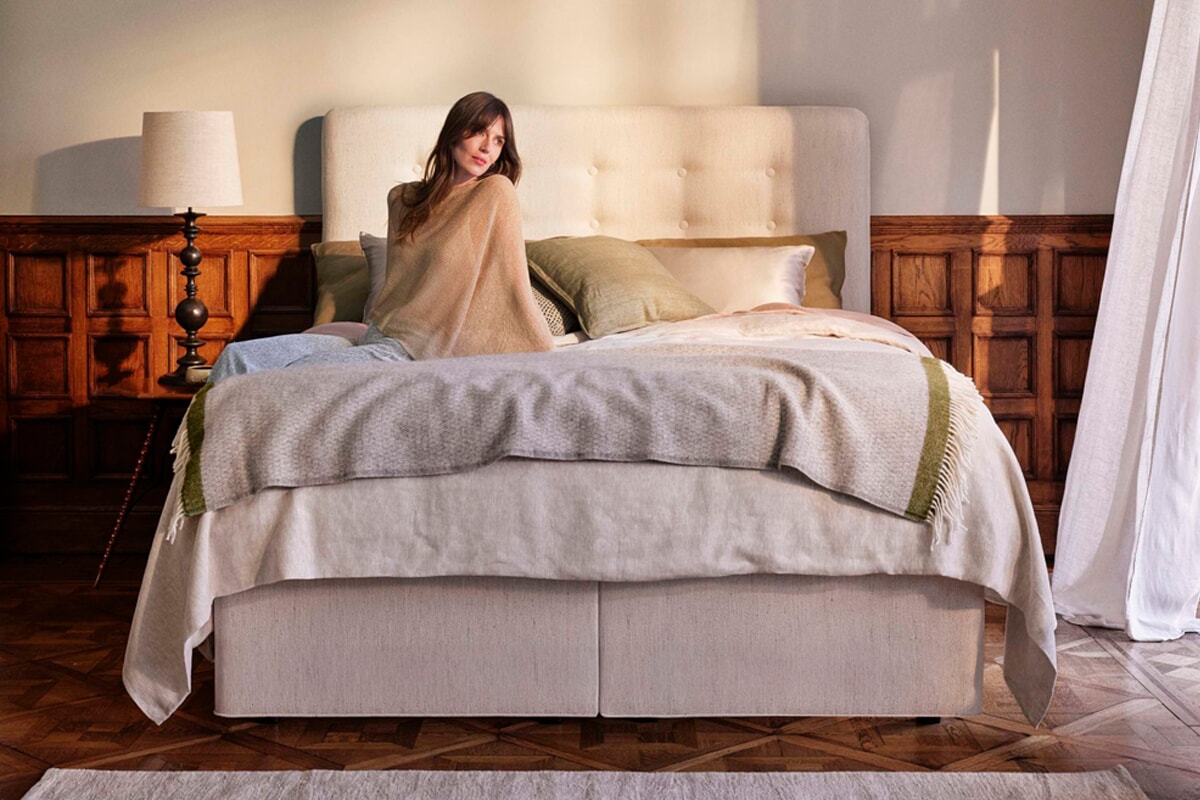 Vispring Supreme Bedstead Mattress - Medium + Premium Divan Bed Set An image for Vispring Supreme Bedstead Mattress - Medium + Premium Divan Bed Set