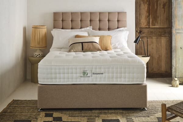 An image for Sleepeezee Campaign for Wool Luxe 2800 Mattress