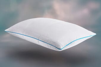 A product image for the Simba AeroDown Pillow