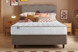A product image for the Silentnight Memory 1000 Pocket Legacy Mattress