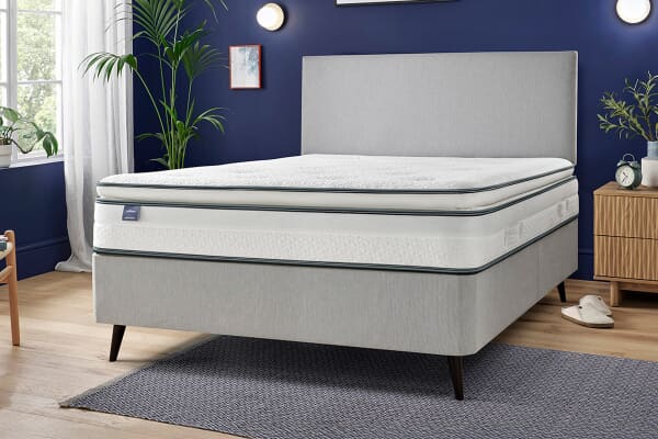 An image for Silentnight UltraGel Miracoil Pillowtop Mattress