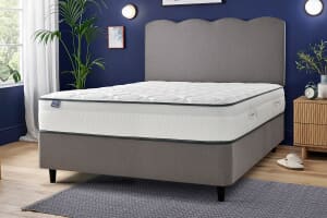 A product image for the Silentnight UltraGel 1000 Pocket Mattress