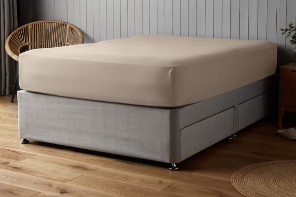 An image for Silentnight Supersoft Fitted sheet - Natural