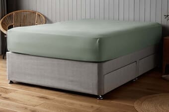 A product image for the Silentnight Supersoft Fitted Sheet - Sage