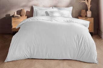 A product image for the Silentnight Washed Cotton Rich Duvet Set - White