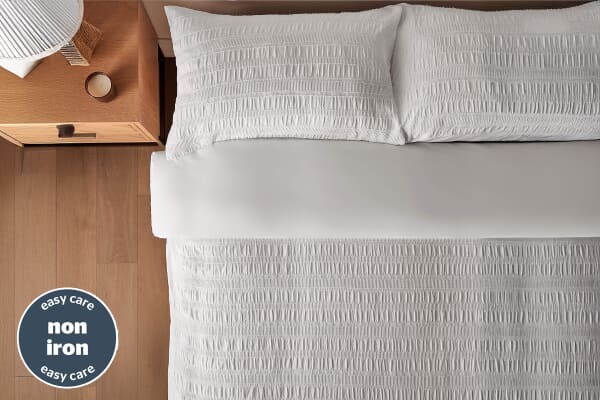 An image for Silentnight Supersoft Seersucker Duvet Set – White