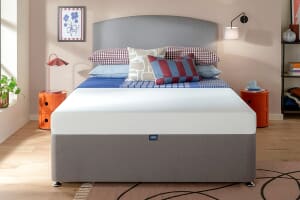 A product image for the Silentnight Hush Comfort Memory Foam Mattress  + Premium Divan Bed