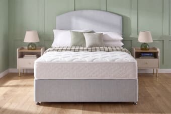 A product image for the Silentnight Double Sided Miracoil Mattress  + Premium Divan Bed