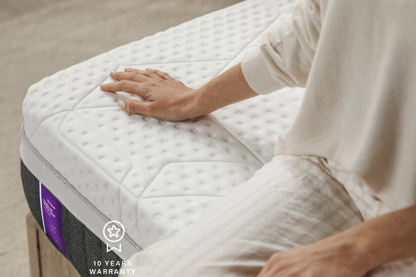 An image for Emma® Helix Hybrid Deluxe Mattress