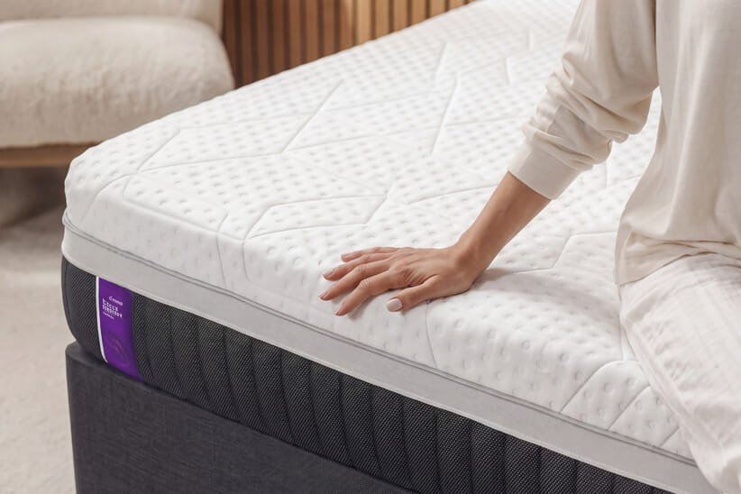 An image for Emma® Helix Hybrid Deluxe Mattress + Premium Divan Bed