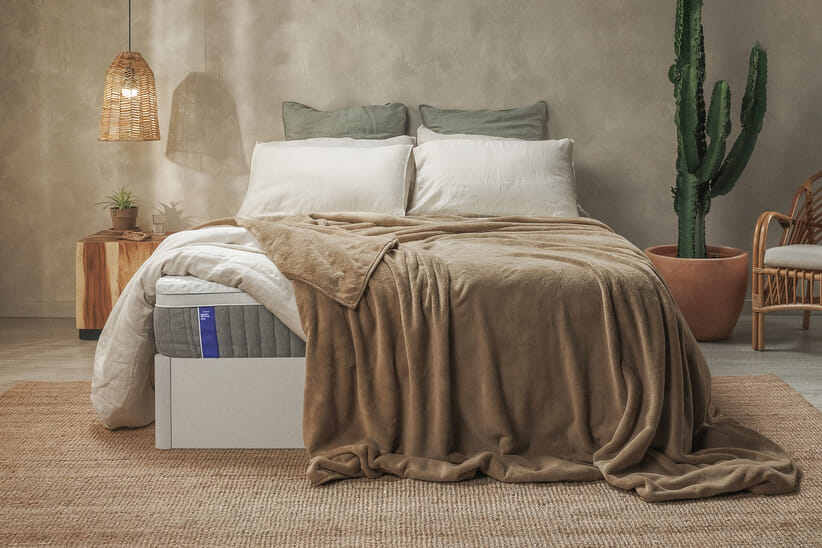 An image for Emma® Smart Hybrid Deluxe Mattress
