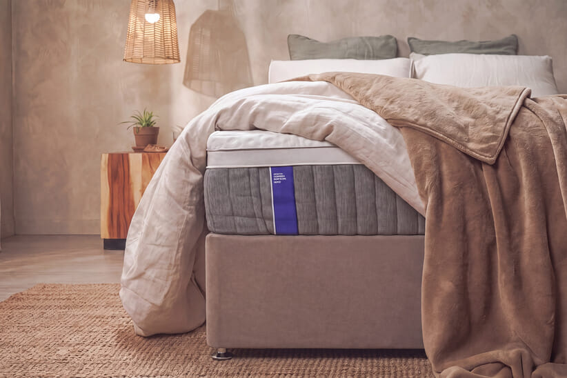 An image for Emma® Smart Hybrid Deluxe Mattress + Premium Divan Bed