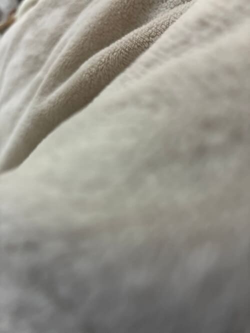 A customer photo for DreamEasy Luxury Extra Warm 15 Tog Winter Duvet - So toasty.. Author: Mina Ribeiro. Dated: 2026-01-23